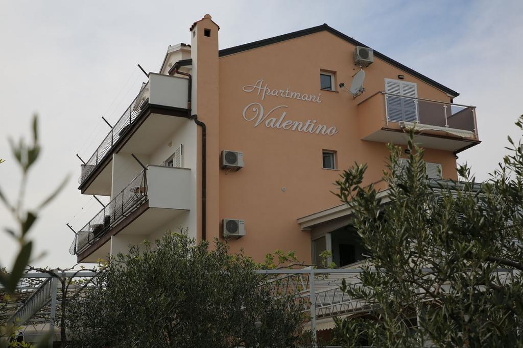Apartments Valentino โวดีเซ ภายนอก รูปภาพ